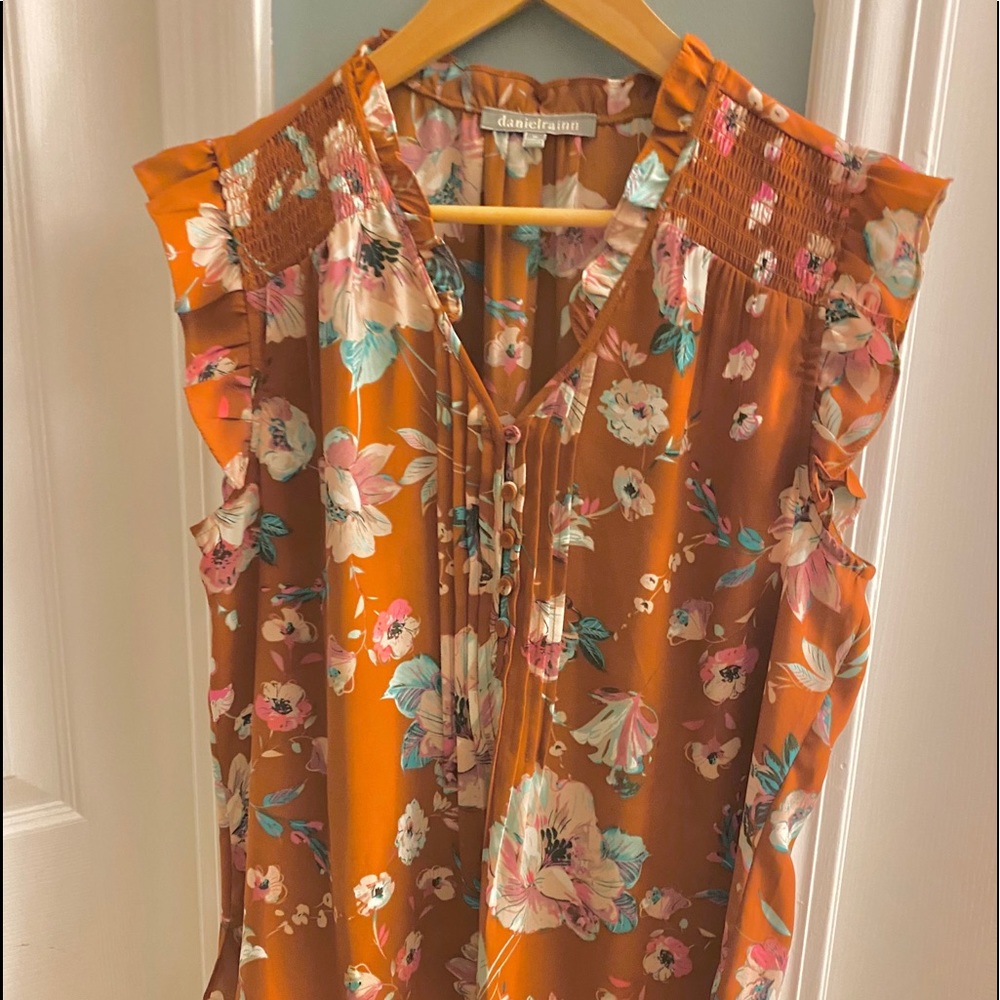 Daniel Rainn- Liona flutter Detail Blouse